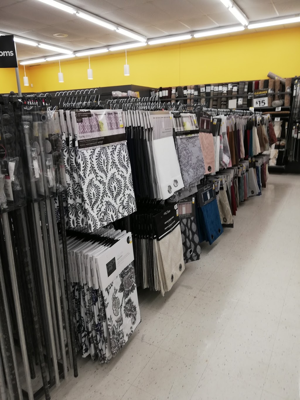Giant Tiger | 1190 Muskoka Rd S, Gravenhurst, ON P1P 1K9, Canada | Phone: (705) 684-9751