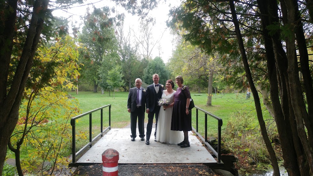 Memory Garden | 244 Mary St, Pembroke, ON K8A 5V8, Canada | Phone: (613) 732-7894