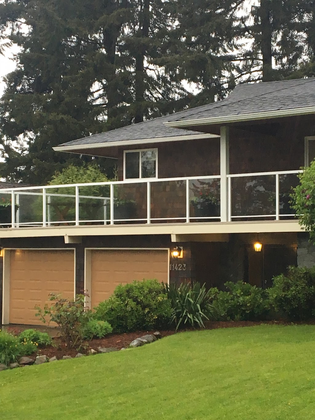 Leah Bach -Personal Real Estate Corporation with Re/Max Performa | 11925 80 Ave, Delta, BC V4C 1Y1, Canada | Phone: (604) 345-5345