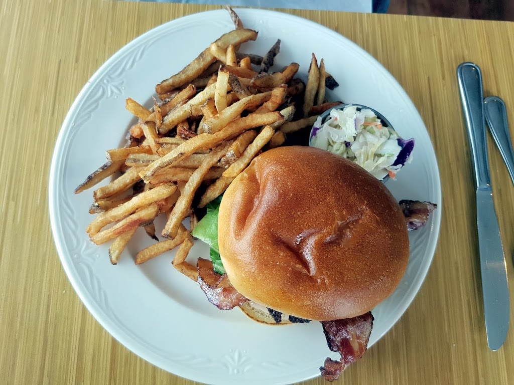 The Hungry 7 | Dufferin St, Perth, ON K7H 3A4, Canada | Phone: (613) 466-0692