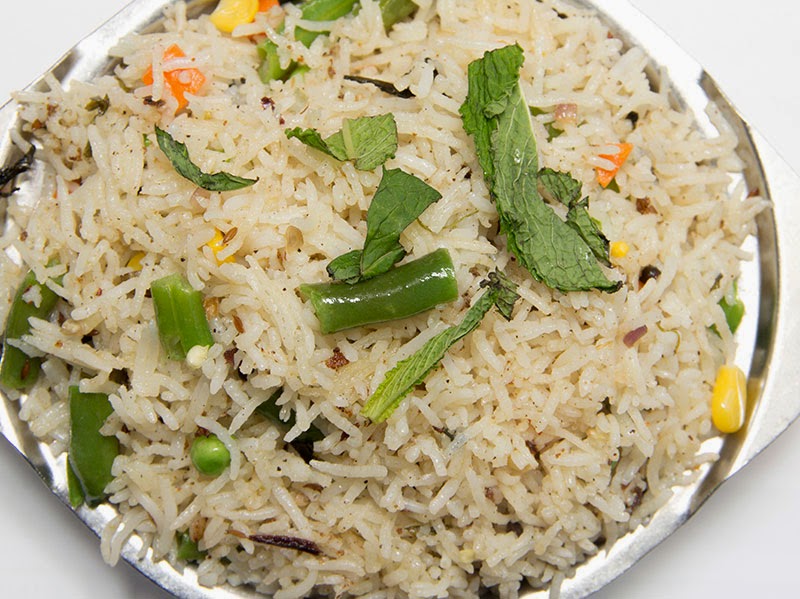 Saravanaa Bhavan | Woodside Square, 1571 Sandhurst Cir Unit 153, Scarborough, ON M1V 1V2, Canada | Phone: (416) 293-7755