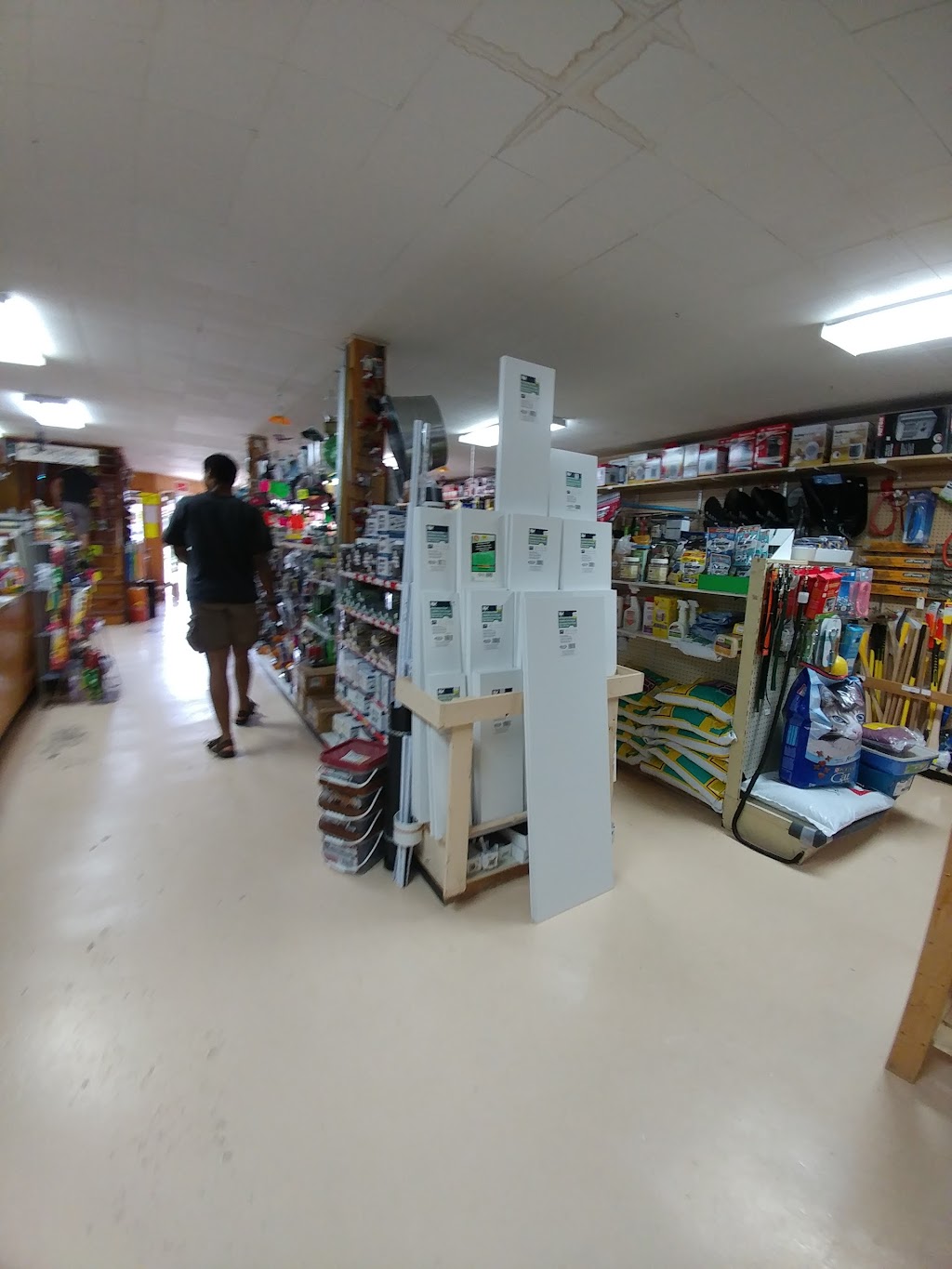 Up Top Sports Shop Inc | 147 King St, Mindemoya, ON P0P 1S0, Canada | Phone: (705) 377-5748