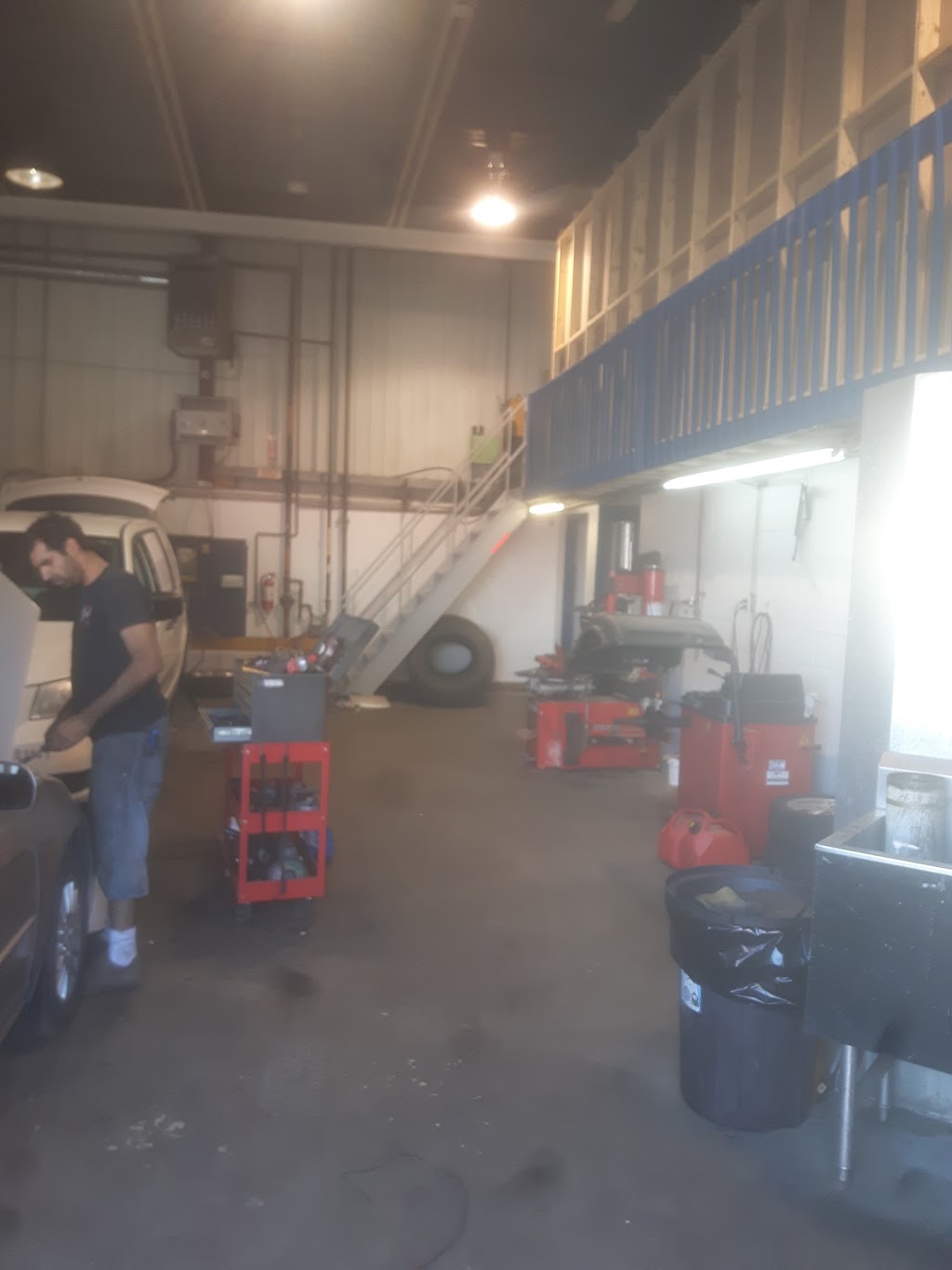 Garage SM Réparation Camion Auto inc. | 4162 Boulevard Saint-Elzéar O, Laval, QC H7P 4J3, Canada | Phone: (579) 640-7676