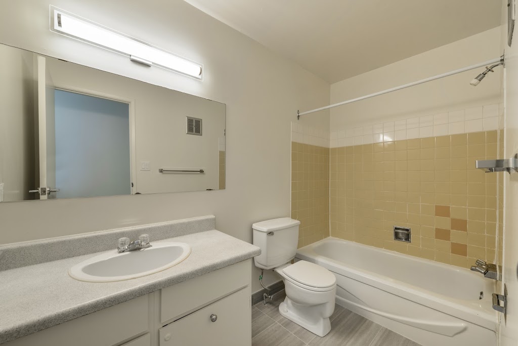 Pembroke Estates | 8630 182 St NW, Edmonton, AB T5T 1M3, Canada | Phone: (780) 413-9365