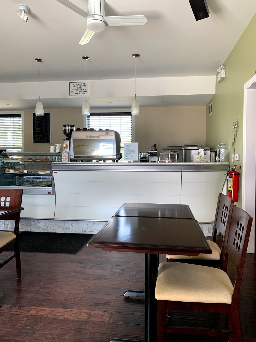 Roksy’s Cafe | 1130 Muskoka District Road 169, Gravenhurst, ON P1P 1G7, Canada