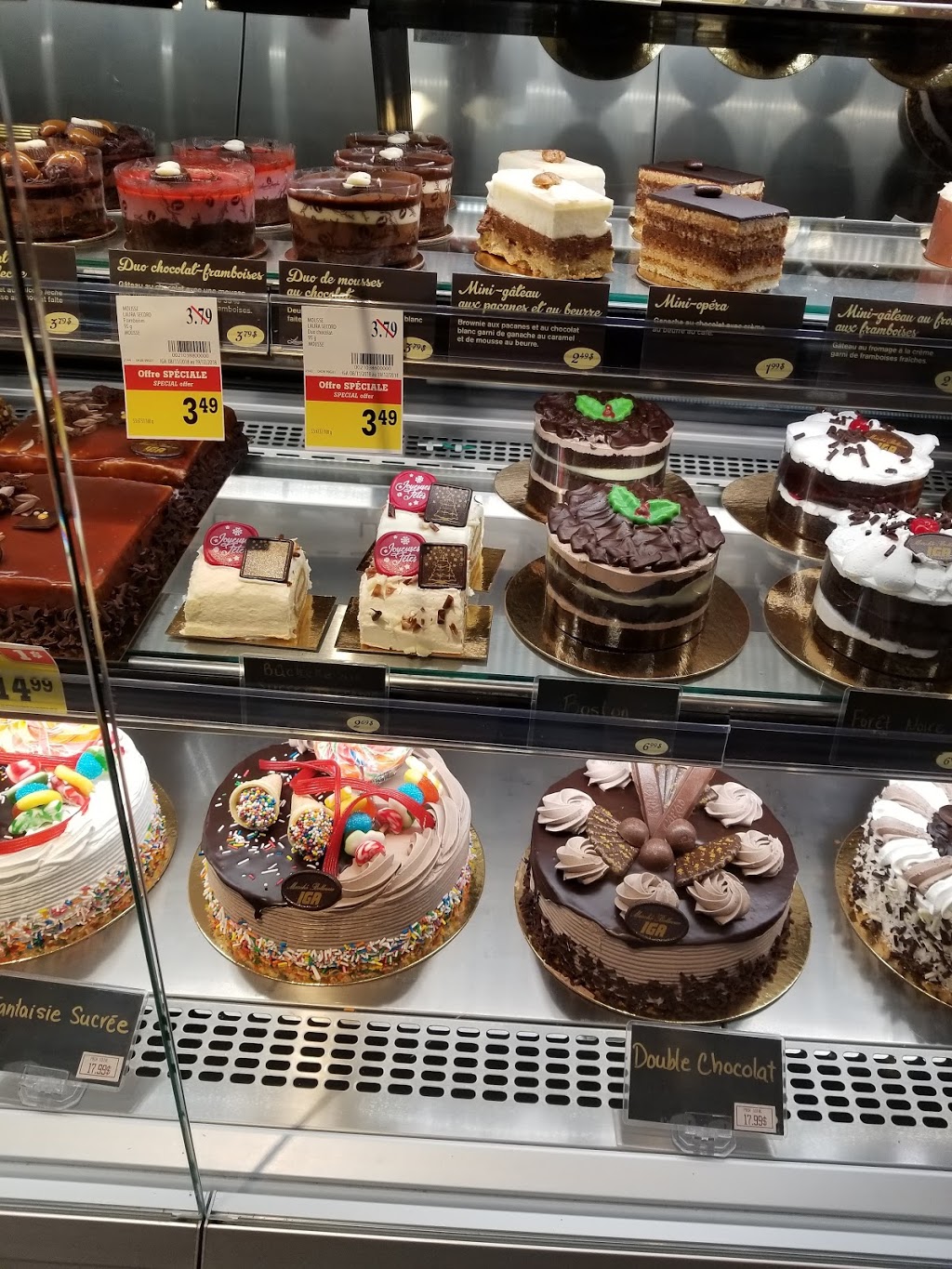 IGA Bellevue Market | 560 Boulevard des Bois Francs S, Victoriaville, QC G6P 5X4, Canada | Phone: (819) 357-2241