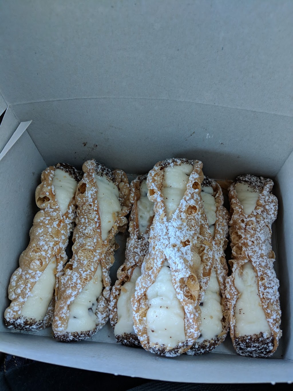 Sams Queenston Bakery (Hamilton) Ltd | 341 Queenston Rd, Hamilton, ON L8K 1H7, Canada | Phone: (905) 547-2882