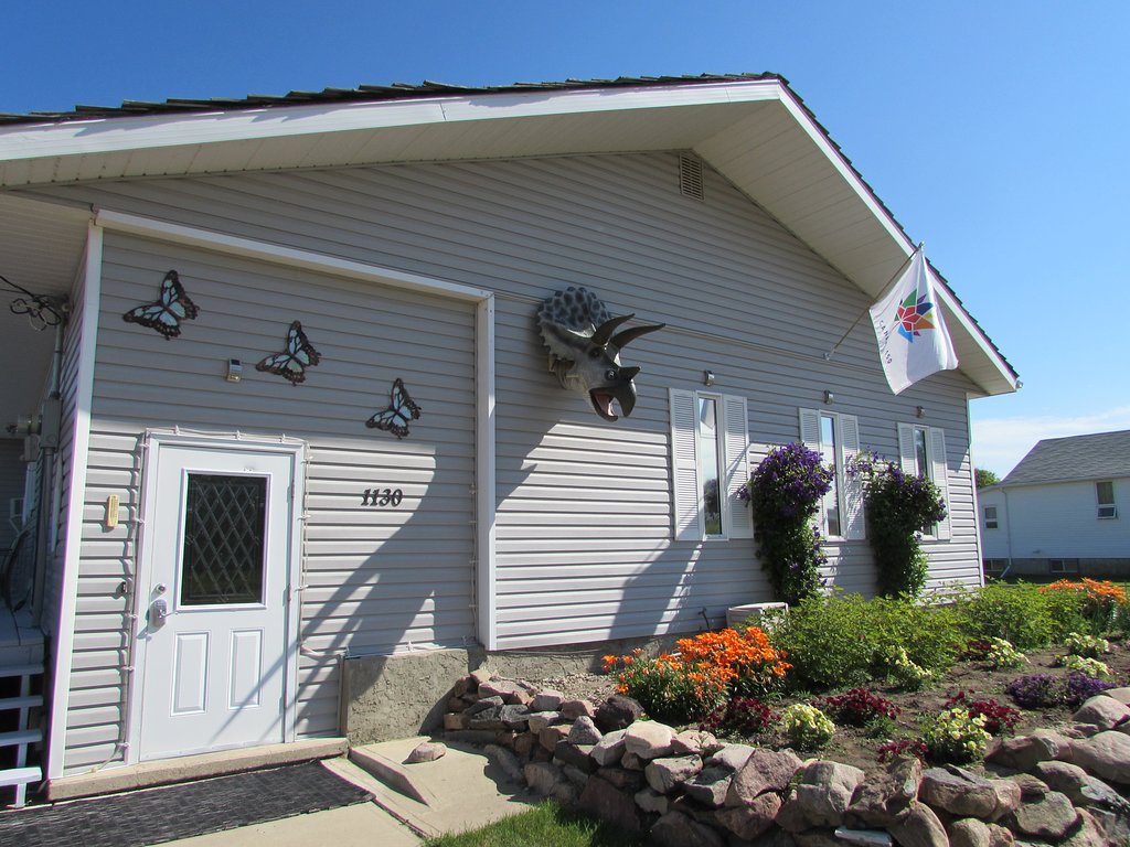 Newcastle Country Inn | 1130 Newcastle Trail, Drumheller, AB T0J 0Y2, Canada | Phone: (403) 823-8356