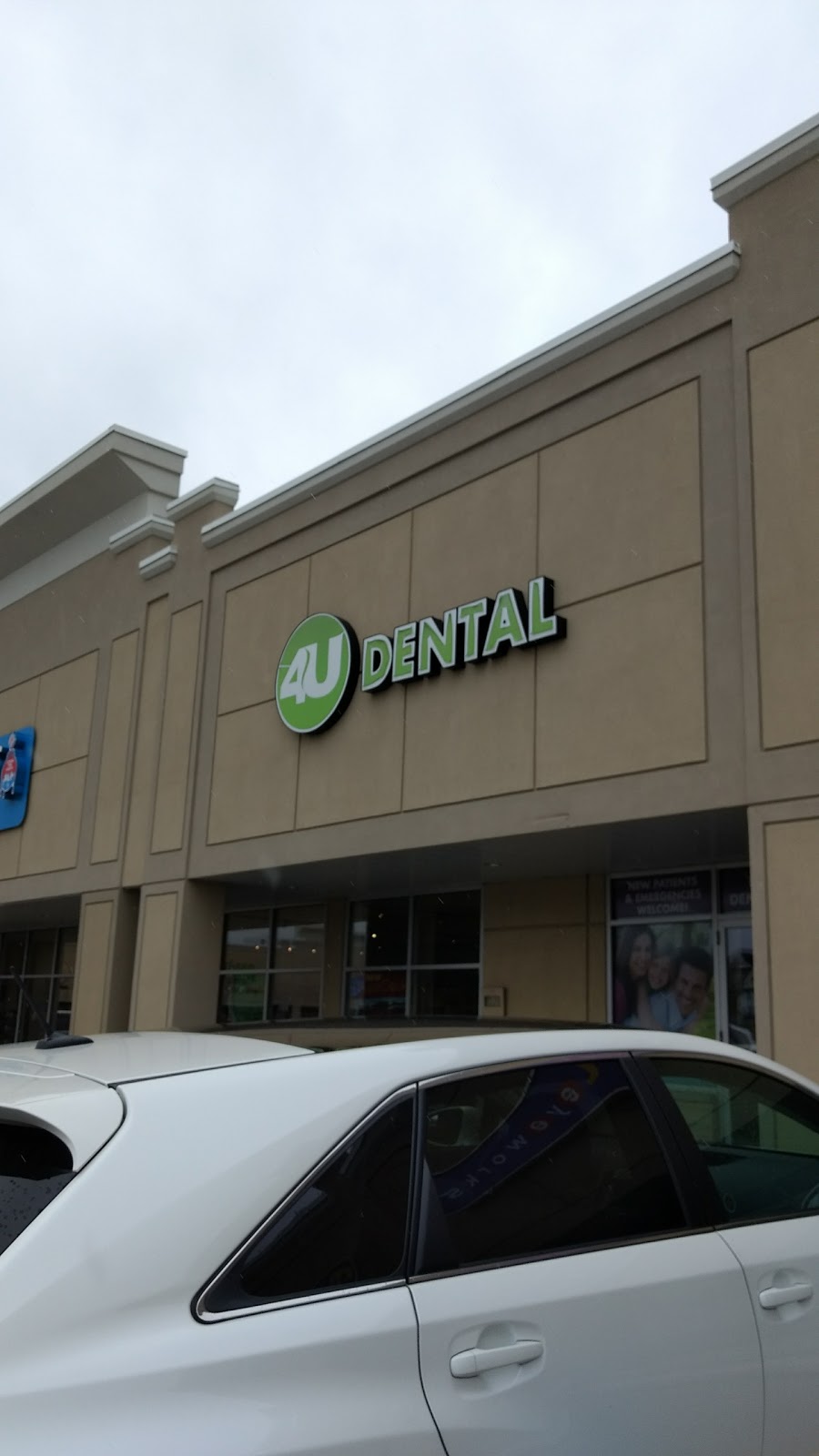 4U Dental Care | 446 Hollandview Trail A5, Aurora, ON L4G 7Z9, Canada | Phone: (905) 726-1800