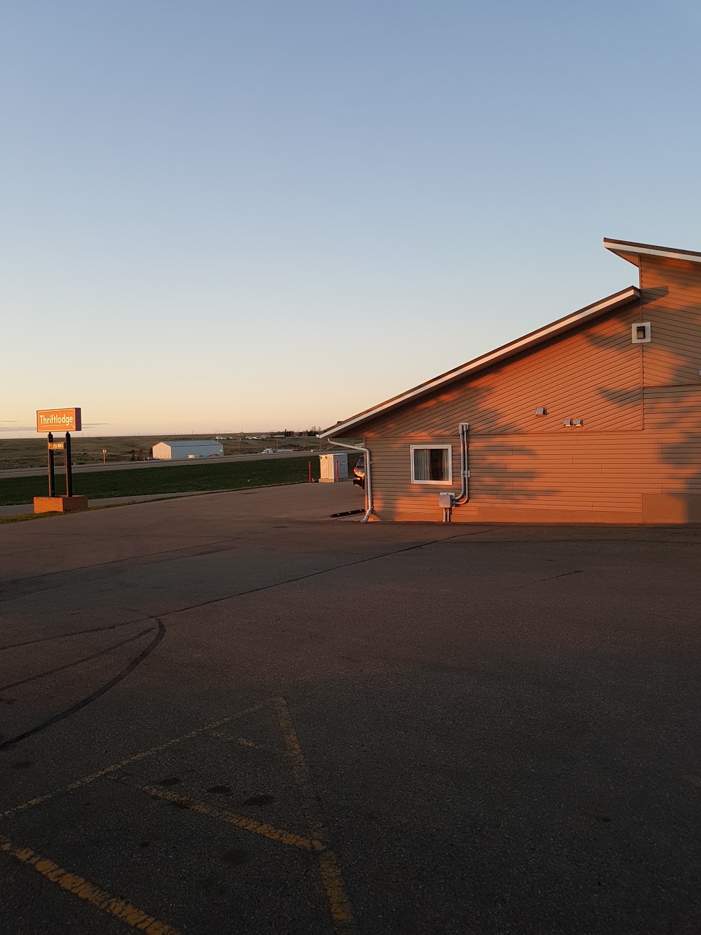 Thriftlodge Moose Jaw | SK-1, Moose Jaw, SK S6H 4P6, Canada | Phone: (306) 693-3601