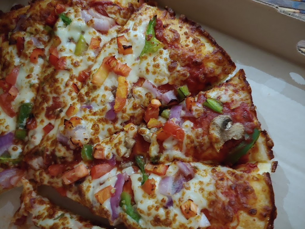 Pizza Hut | 8290 ON-27 Unit 5, Woodbridge, ON L4H 0S1, Canada | Phone: (905) 605-3031