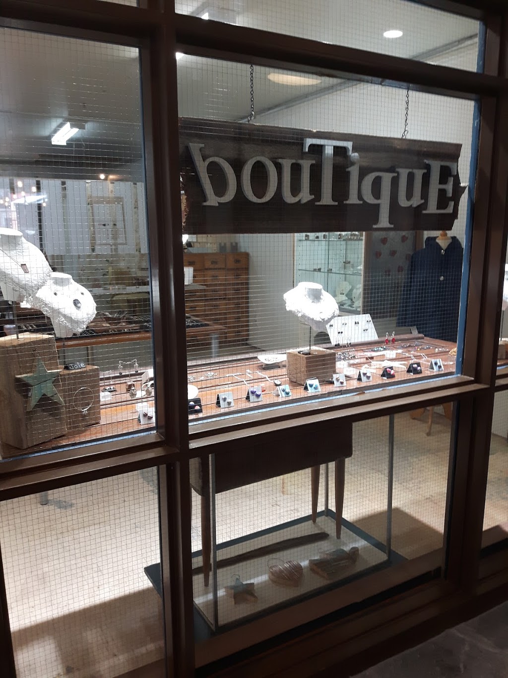 La Bijouanne | 2510 Rue de lÉglise local #4, Val-David, QC J0T 2N0, Canada | Phone: (514) 445-3597
