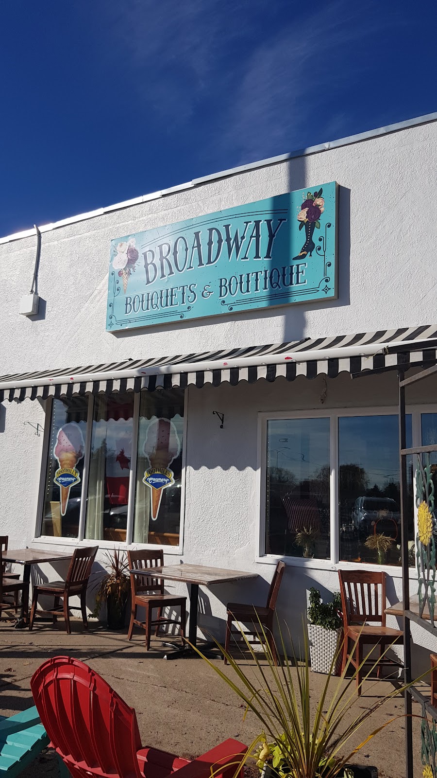 Raymond Pharmacy Florist | 90 Broadway N, Raymond, AB T0K 2S0, Canada | Phone: (403) 752-3089