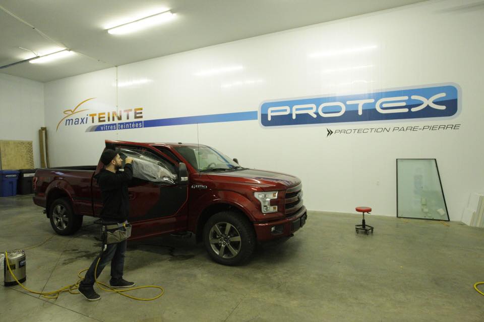 Maxi Teinte | 1985 Rue Charbonneau, Trois-Rivières, QC G9A 5C9, Canada | Phone: (819) 696-5758
