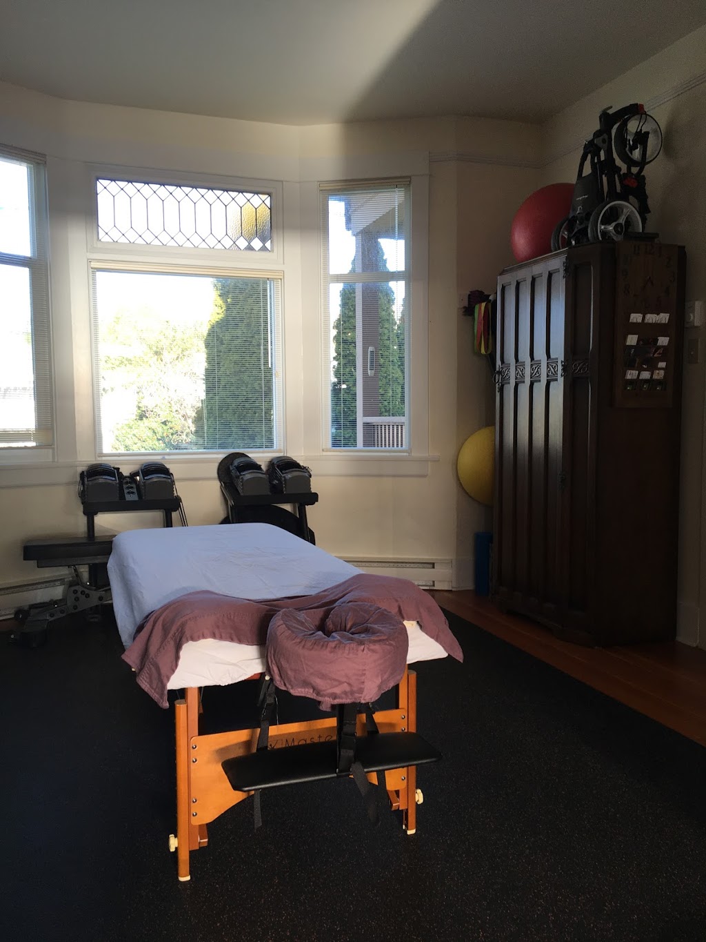Postureffect - Manual Therapy & Osteopathy | 183 Bushby St, Victoria, BC V8S 1B5, Canada | Phone: (236) 882-4282