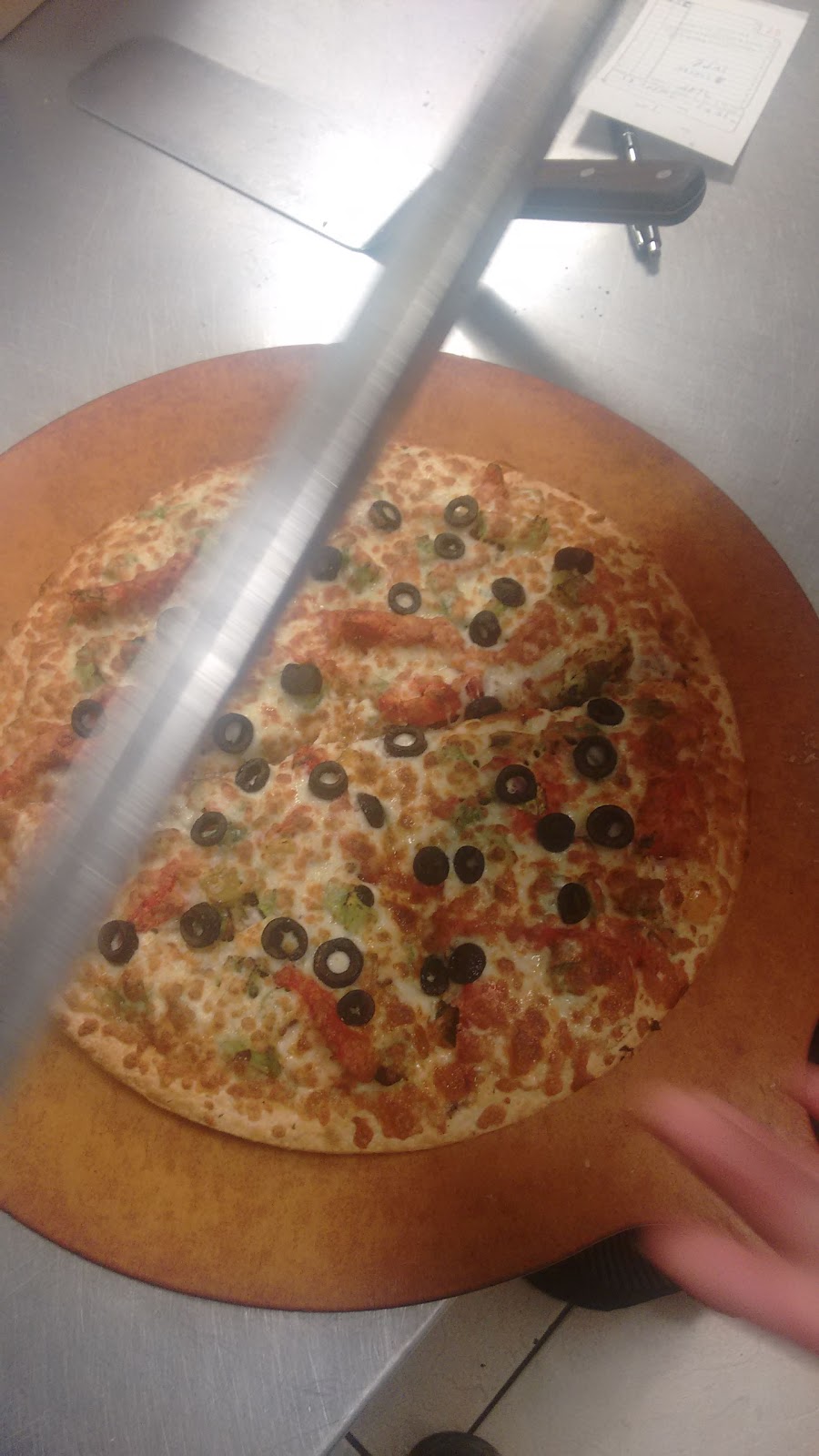 Queensboro Pizza | 1132 Ewen Ave, New Westminster, BC V3M 5E4, Canada | Phone: (604) 515-9696