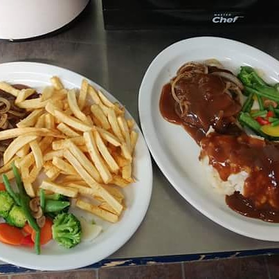 Mange! | 1635 Main St, Val Caron, ON P3N 1R8, Canada | Phone: (705) 222-9882