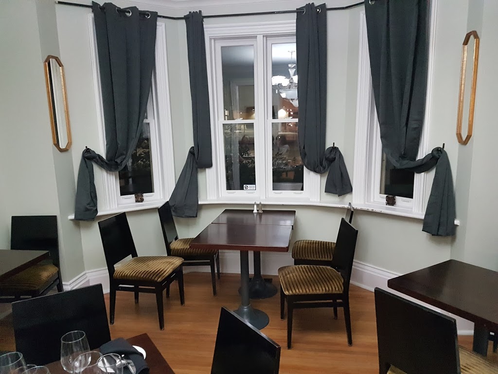 Gente Urban Italian Eatery | 180 St Andrew St E, Fergus, ON N1M 1P8, Canada | Phone: (519) 787-2121