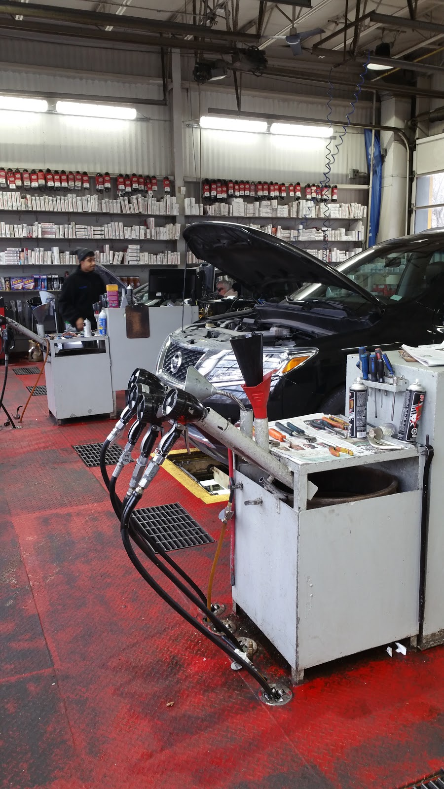 Mr. Lube | 793 Spadina Rd, Toronto, ON M5P 2X5, Canada | Phone: (416) 787-7350