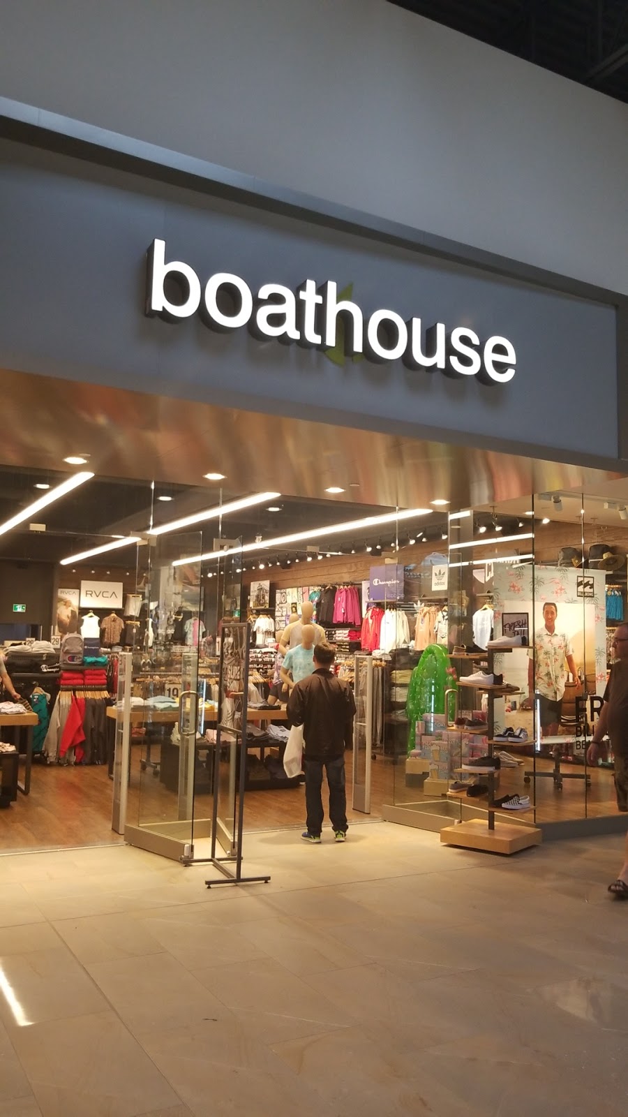 Boathouse | Nisku, AB T0C 0V0, Canada | Phone: (780) 229-0887