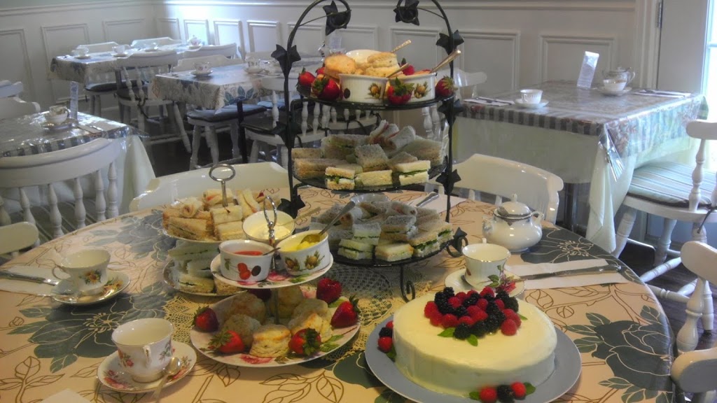 White Lions Tea House | 33 Westmount Dr N, Orillia, ON L3V 6B9, Canada | Phone: (705) 259-0568