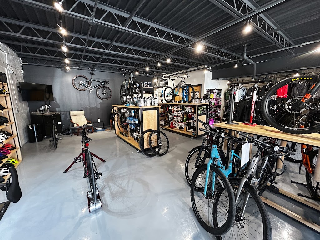 Qui Roule | 1772-g Rue Galt O, Sherbrooke, QC J1K 1H8, Canada | Phone: (819) 791-5001