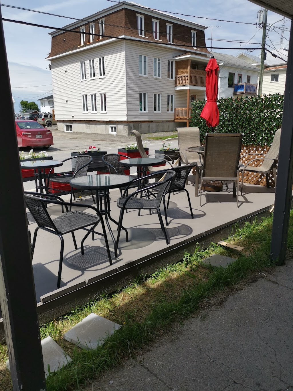 LeCaf St-Jean | 63 Rue Principale N, Saint-Jean-de-Dieu, QC G0L 3M0, Canada | Phone: (581) 646-8666