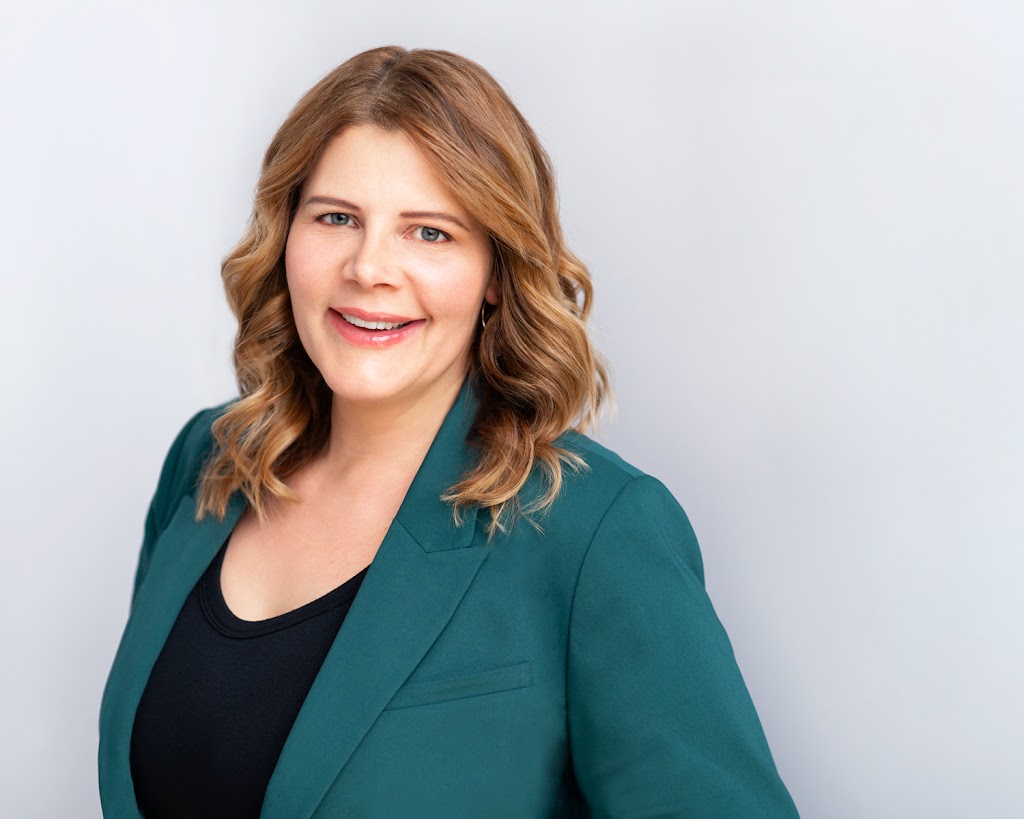 Jillian Dueck - Re/Max City Realty | 875 Gibsons Way #101, Gibsons, BC V0N 1V7, Canada | Phone: (778) 322-0113