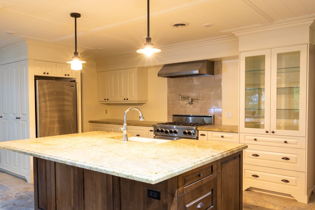 Fairy Bay Lakehouse | 228 Cookson Bay Crescent, Huntsville, ON P1H 1B2, Canada | Phone: (705) 259-9599