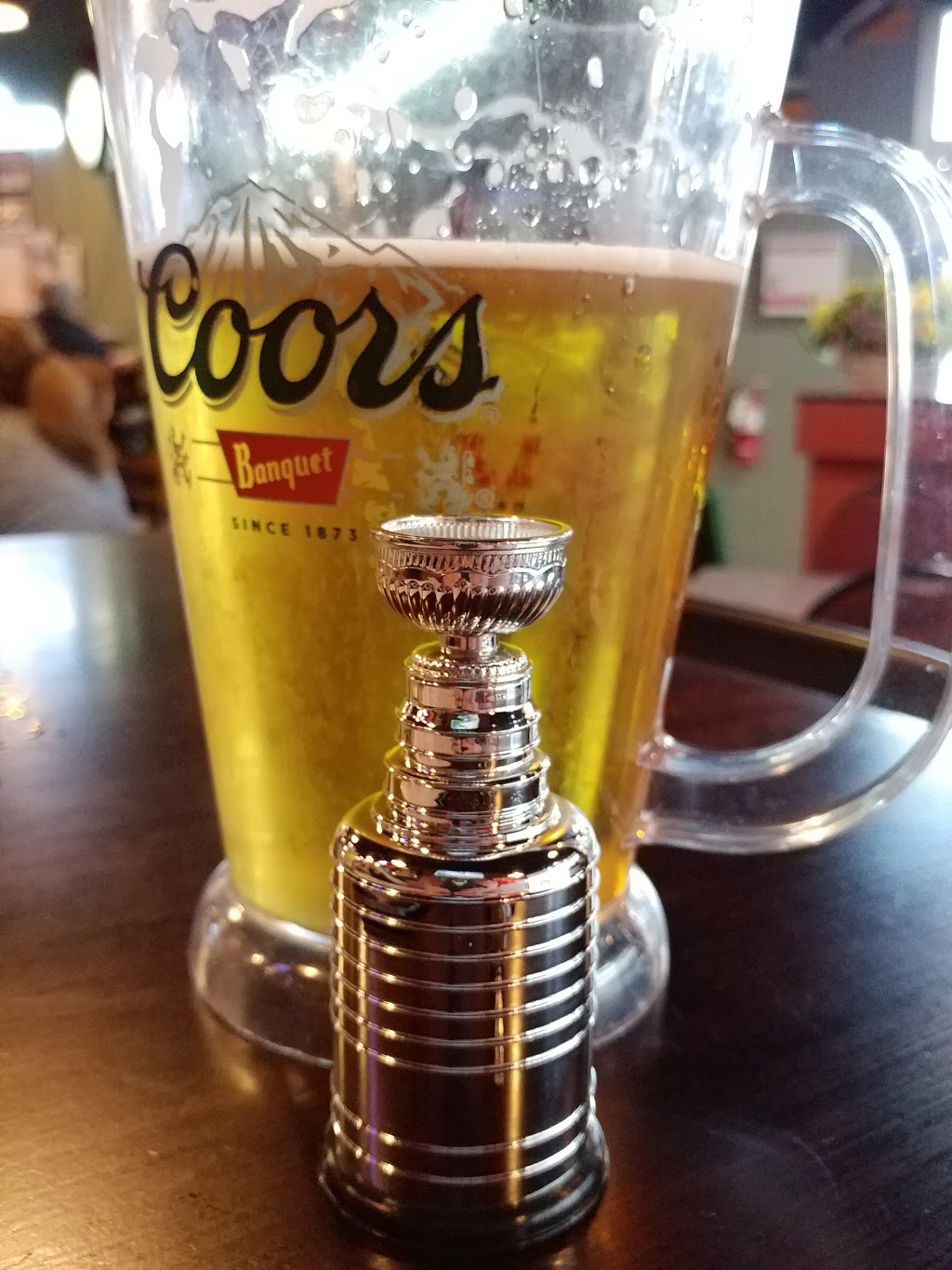 Tailgates Bar & Grill | 200 Fitch St, Welland, ON L3C 4V9, Canada | Phone: (905) 714-9999