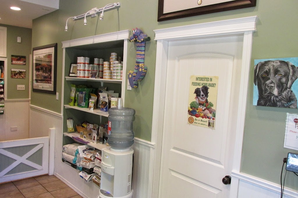 Clayburn Pet Hospital | 35060 Clayburn Rd, Abbotsford, BC V2S 7Z2, Canada | Phone: (604) 853-4411