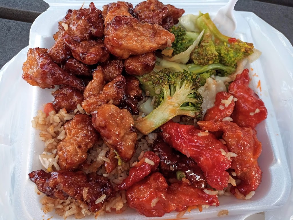Mango Thai Kitchen | 54 Blossomfield Dr, Toronto, ON M6A 3A5, Canada | Phone: (905) 703-5388