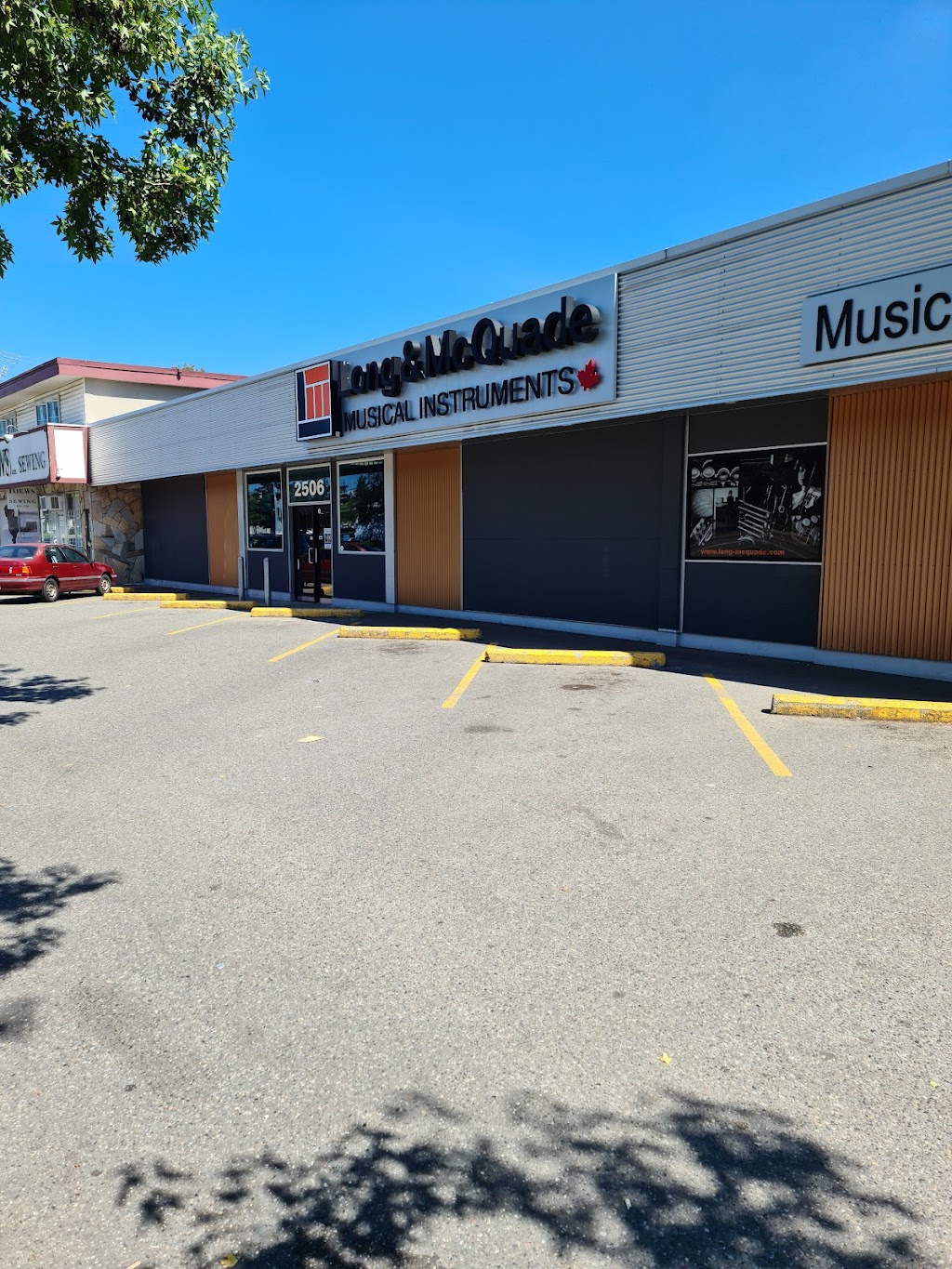 Long & McQuade Musical Instruments | 2506 Clearbrook Rd, Abbotsford, BC V2T 2Y2, Canada | Phone: (604) 556-3838