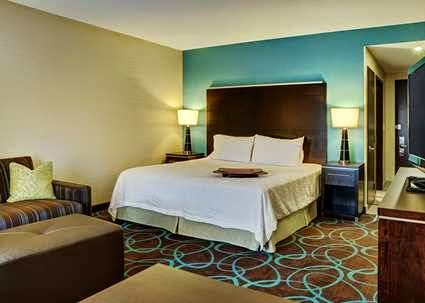 Hampton Inn by Hilton Winnipeg Airport/Polo Park | 730 Berry St, Winnipeg, MB R3H 0S6, Canada | Phone: (204) 772-3000