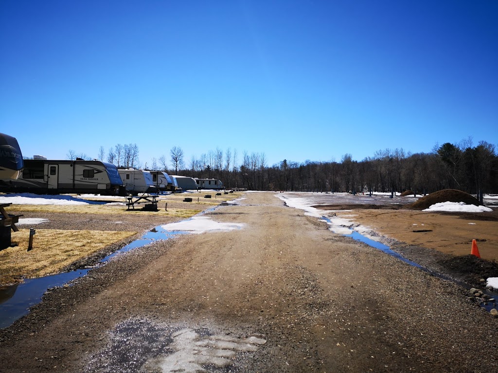 Camping Aventure Sentinelle | 201 Rue des Sources, Saint-Félix-de-Valois, QC J0K 2M0, Canada | Phone: (450) 889-4638