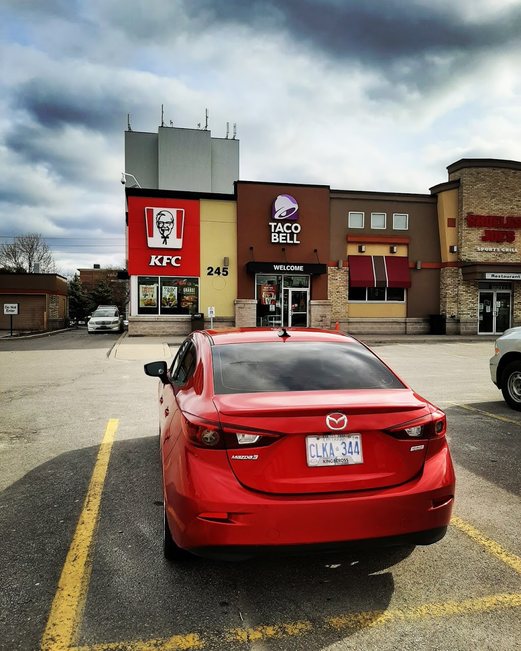 KFC | 2383 Kingston Rd, Toronto, ON M1N 4E7, Canada | Phone: (416) 267-0439