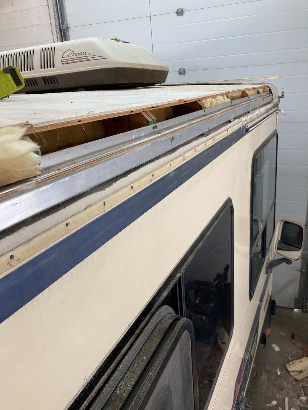 Valley RVs LTD | 31053 Peardonville Rd A, Abbotsford, BC V2T 6K4, Canada | Phone: (604) 768-8676