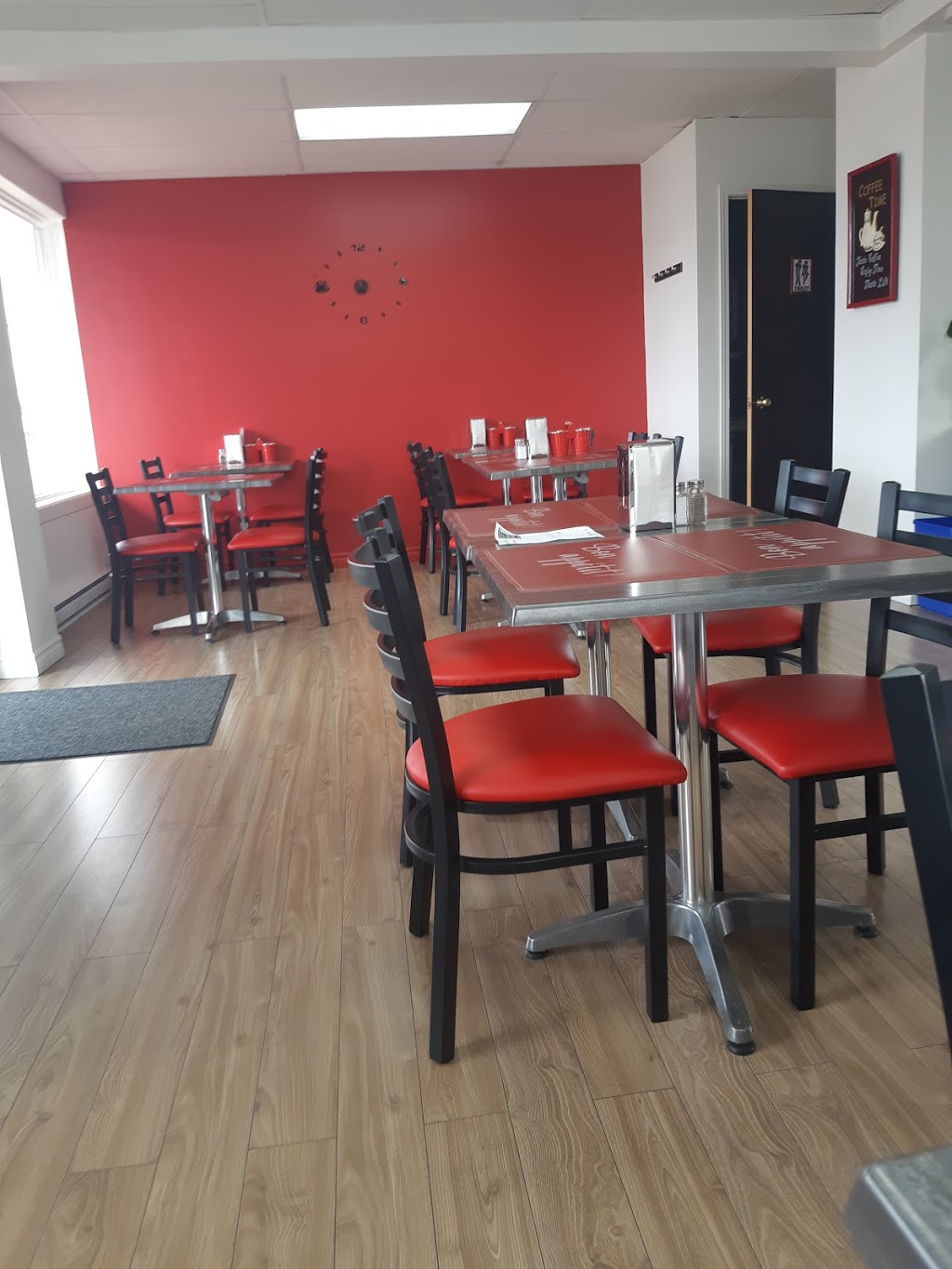 Une Petite Bouchée | 839 Boulevard Thibeau, Trois-Rivières, QC G8T 7A8, Canada | Phone: (819) 852-5651