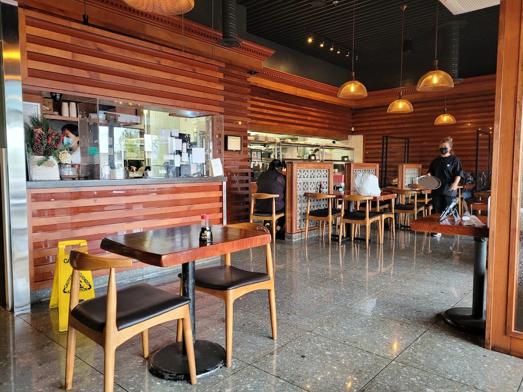 Sushi California | 20121 Willowbrook Dr #101, Langley Twp, BC V2Y 0L3, Canada | Phone: (604) 931-8284