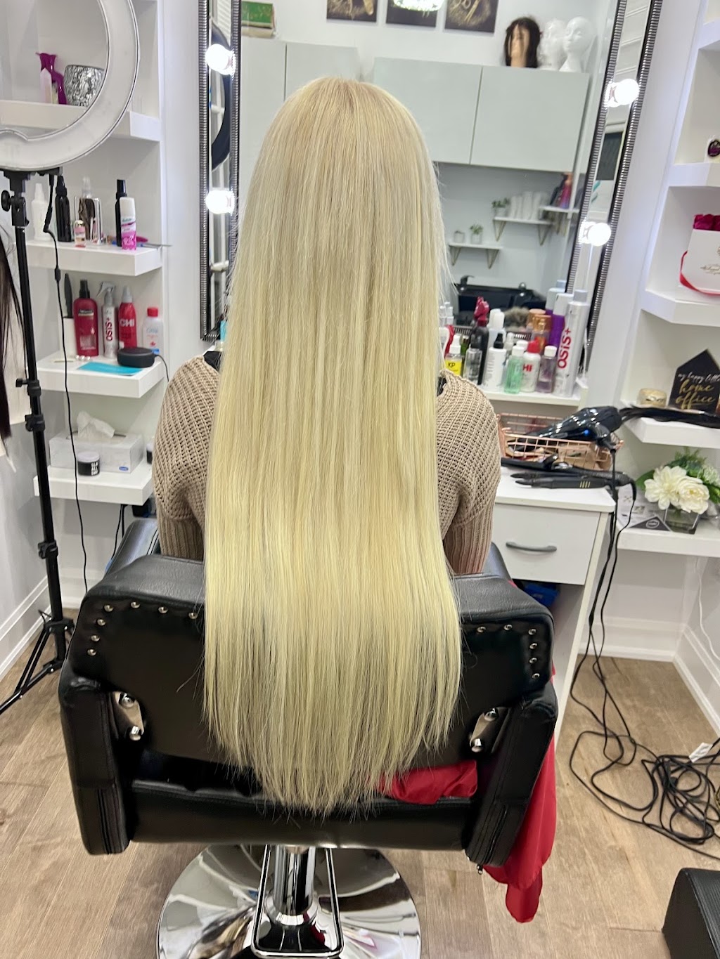 Stunning hair Extensions | 160 Cherryhurst Rd, Oakville, ON L6M 0W1, Canada | Phone: (416) 996-1490