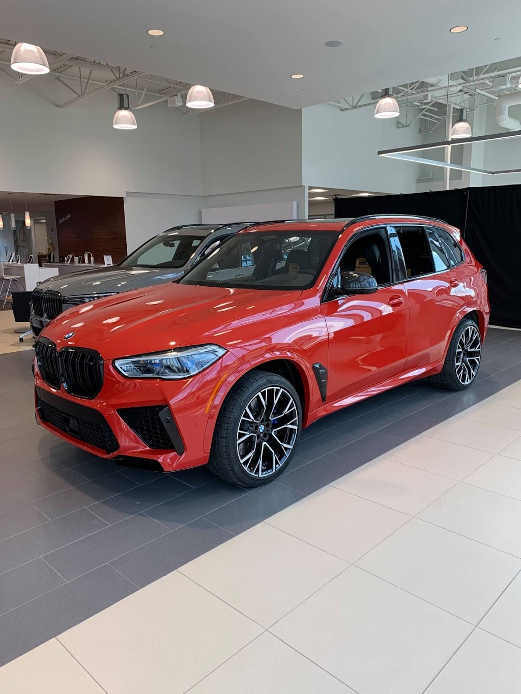 Ottos BMW | 660 Hunt Club Rd, Ottawa, ON K1V 1C1, Canada | Phone: (613) 725-3048