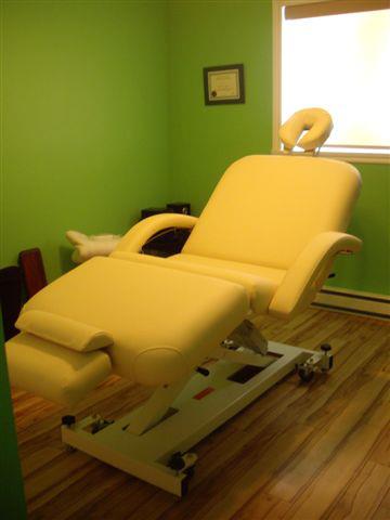 Lombrou-Massages | 74 Chemin du Bouton dOr A, Sainte-Anne-des-Lacs, QC J0R 1B0, Canada | Phone: (450) 602-0373