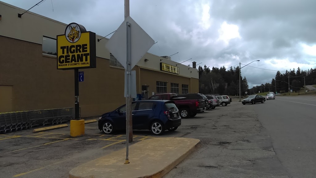 Tigre Géant | 1620 Rue LAnnonciation N, Rivière-Rouge, QC J0T 1T0, Canada | Phone: (819) 275-3777