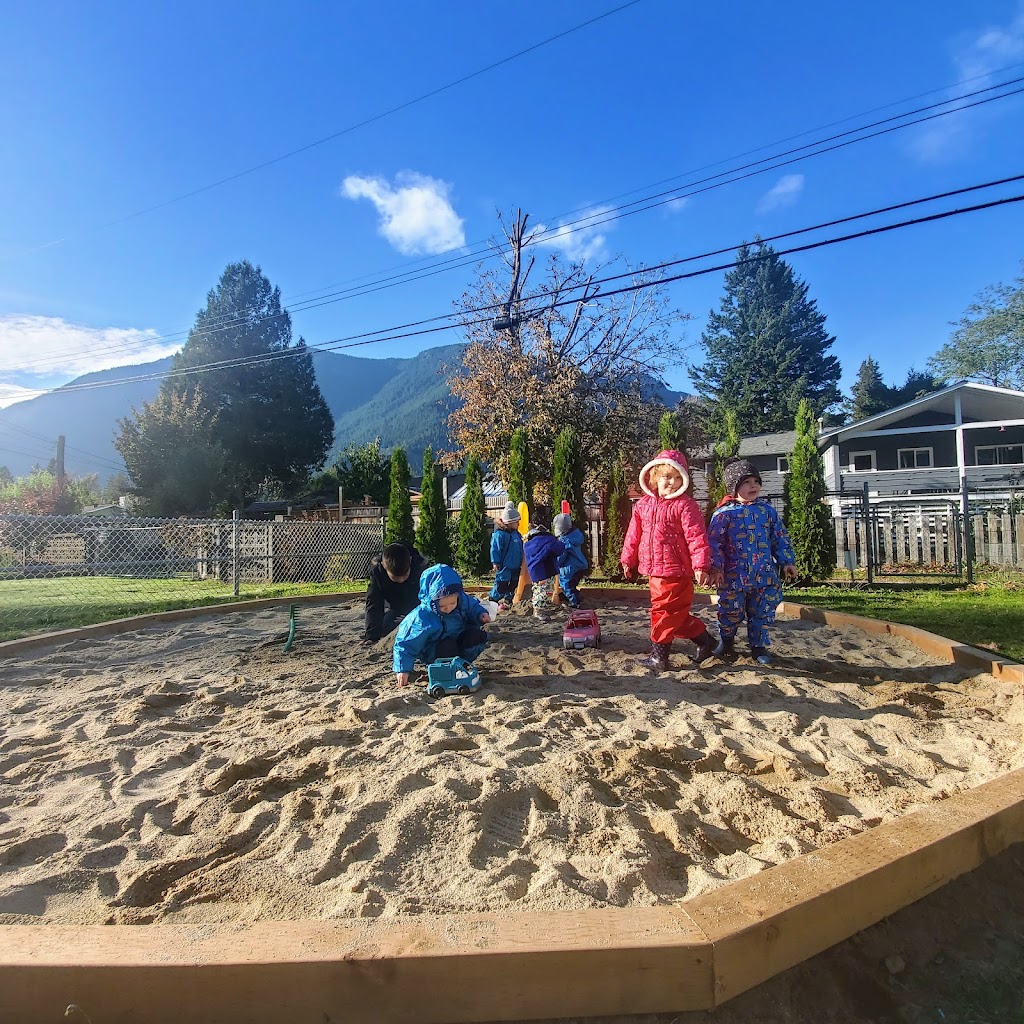 Willow Family Daycare | 635 Willow St, Hope, BC V0X 1L0, Canada | Phone: (604) 869-6257