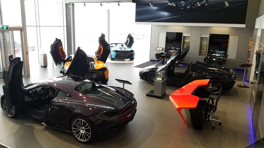 McLaren Montréal | 2300 Boulevard Chomedey, Laval, QC H7T 2W3, Canada | Phone: (844) 625-2685
