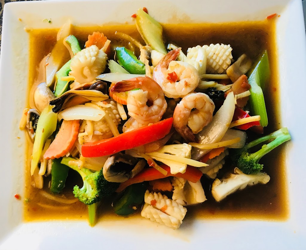 Tom Yum Thai Restaurant | 233 Regent Ave W, Winnipeg, MB R2C 2L6, Canada | Phone: (204) 414-9144