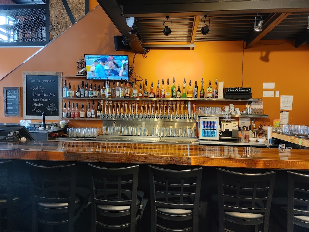 DIX 93 par Frampton Brasse - Resto-Pub | 1093 Bd Vachon N, Sainte-Marie, QC G6E 1M9, Canada | Phone: (418) 387-1093