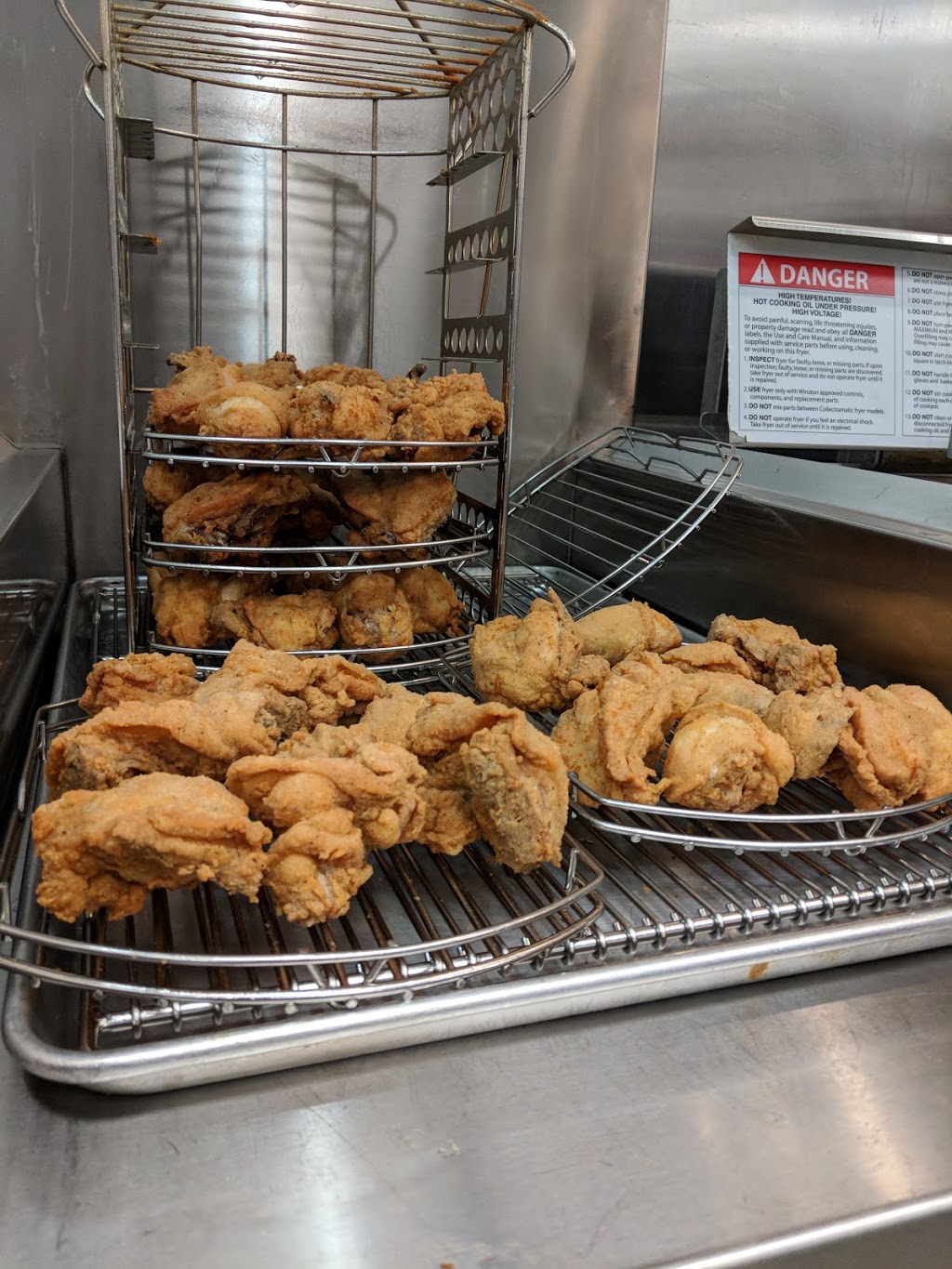 KFC | 6055 Creditview Rd, Mississauga, ON L5M 2B5, Canada | Phone: (905) 247-0944