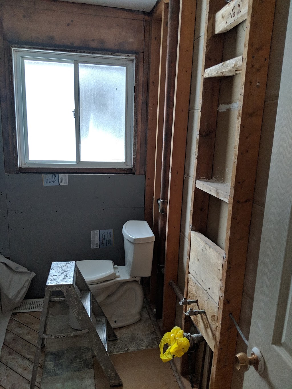 Peterborough Renovators | 542 Hillside St, Peterborough, ON K9H 5N6, Canada | Phone: (705) 957-9624