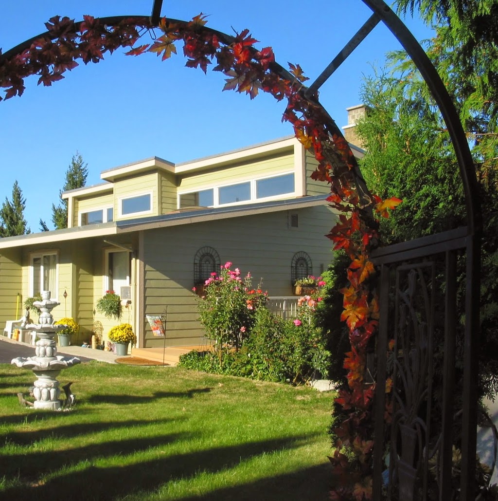 A Apples ~N~ Wine Bed & Breakfast | 5680 Hespeler Rd, Summerland, BC V0H 1Z4, Canada | Phone: (250) 404-0503